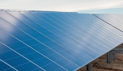 Qual é a vida útil de uma placa solar_