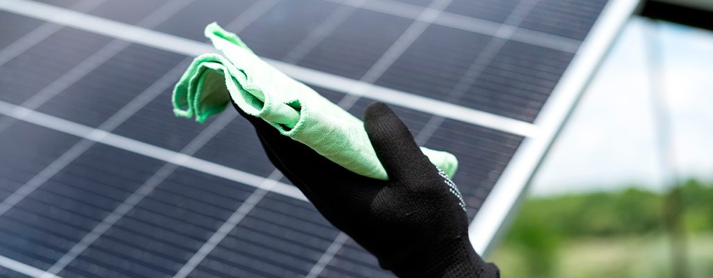 Limpeza de placa solar.