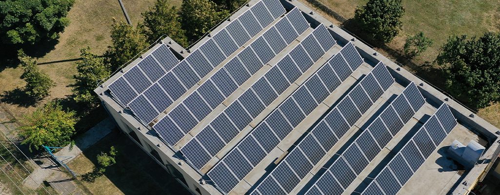 Painéis solares terrestres.