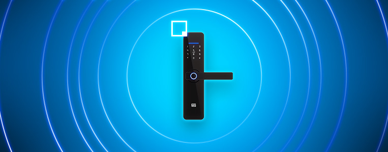 Imagem de uma fechadura inteligente digital com keypad e telas de controle, destacando tecnologia de segurança moderna, disponível para casas e escritórios.